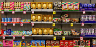 Convenience stores "wrongly" told to stop selling Easter eggs