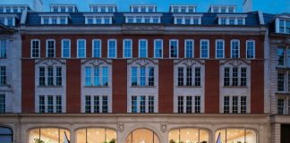 Apple has today taken the covers off its new Apple Brompton Road store in Knightsbridge ahead of the store's opening on Thursday.